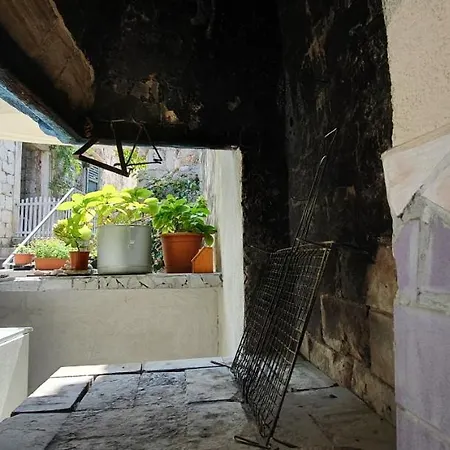 Aman Apartman Apartment Komiza