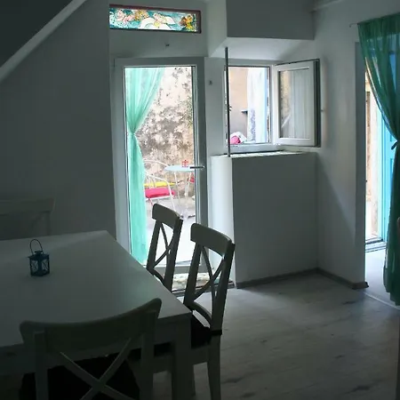 Apartment Aman Apartman Komiza