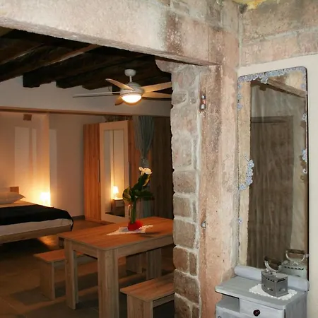 Aman Apartman Komiza